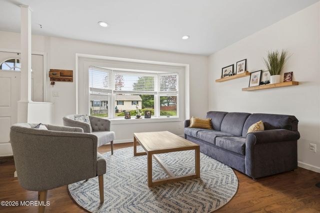 31 Southport Drive, Howell, NJ 07731