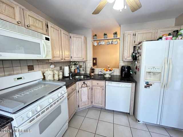 93 Heron Court, Manalapan, NJ 07726