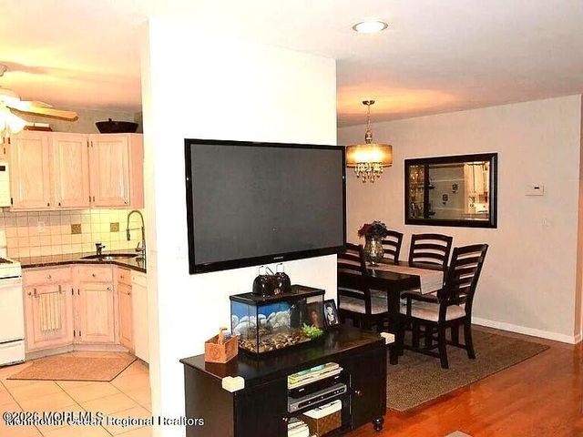 93 Heron Court, Manalapan, NJ 07726