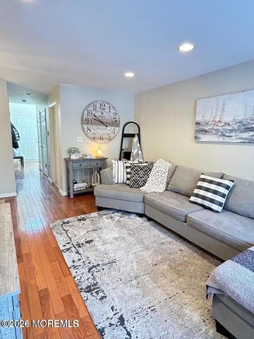 93 Heron Court, Manalapan, NJ 07726