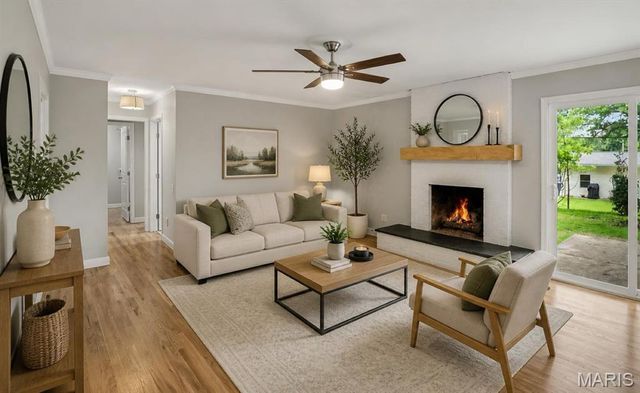 1015 Fernway Lane, St Louis, MO 63141