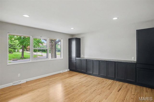 1015 Fernway Lane, St Louis, MO 63141