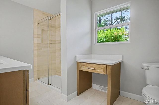 1015 Fernway Lane, St Louis, MO 63141