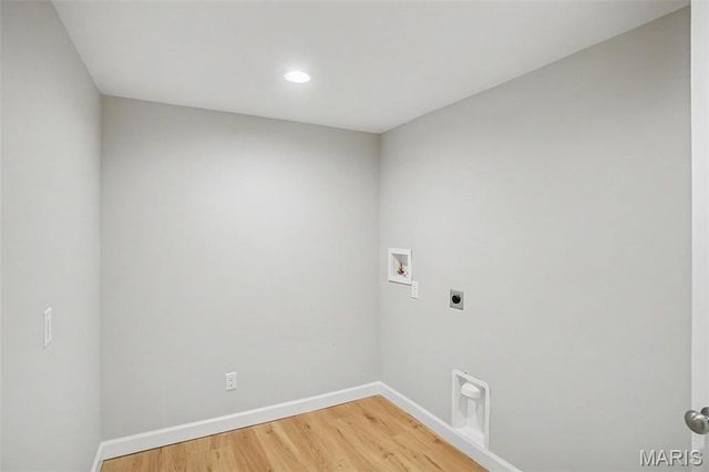 1015 Fernway Lane, St Louis, MO 63141