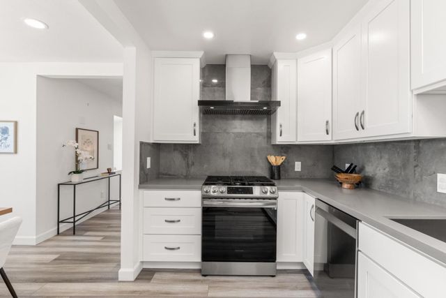 239 Monterey Road, Pacifica, CA 94044