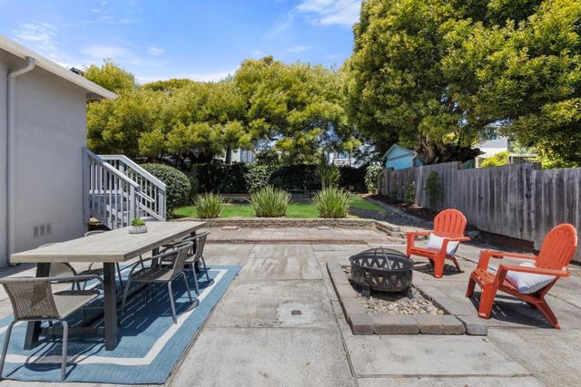 239 Monterey Road, Pacifica, CA 94044