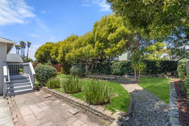 239 Monterey Road, Pacifica, CA 94044