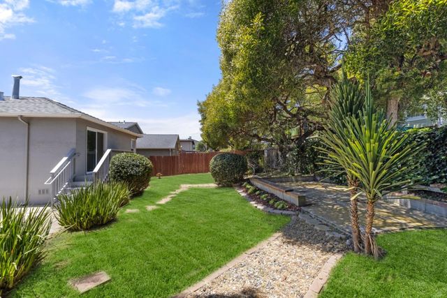 239 Monterey Road, Pacifica, CA 94044