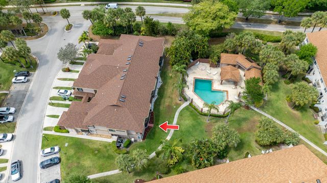 900 Crosswinds Dr D2, Greenacres, FL 33413