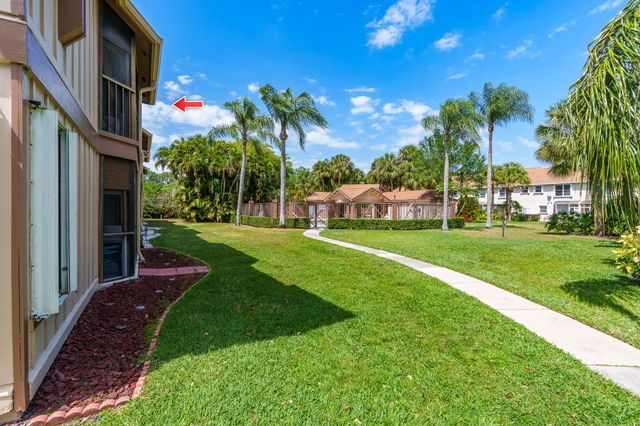 900 Crosswinds Dr D2, Greenacres, FL 33413