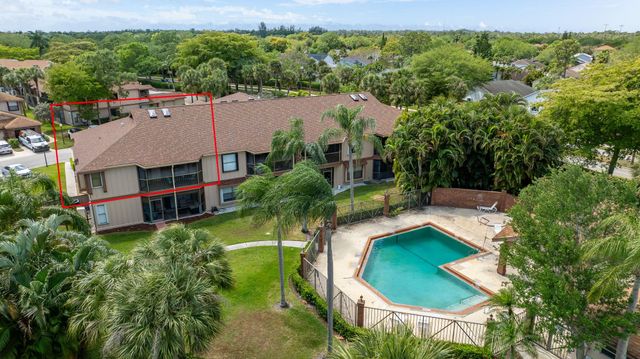 900 Crosswinds Dr D2, Greenacres, FL 33413