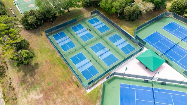900 Crosswinds Dr D2, Greenacres, FL 33413