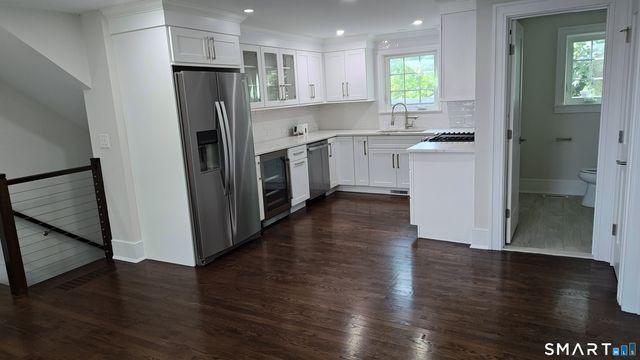 42 Poe Court, Fairfield, CT 06825