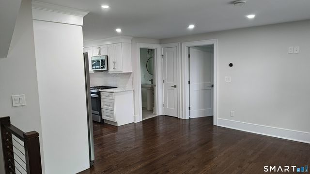 42 Poe Court, Fairfield, CT 06825