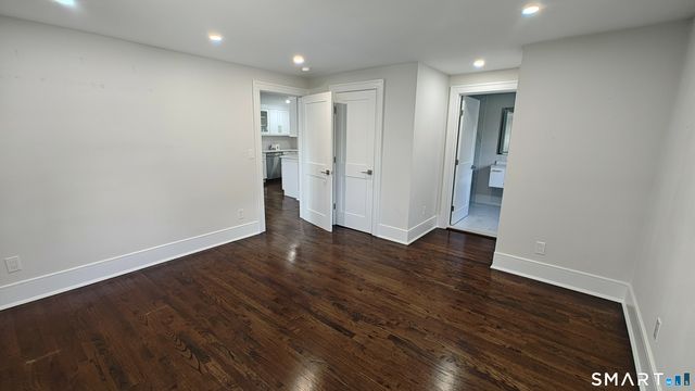 42 Poe Court, Fairfield, CT 06825