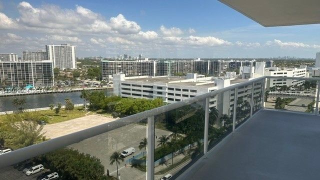 3725 S Ocean Dr 1427, Hollywood, FL 33019