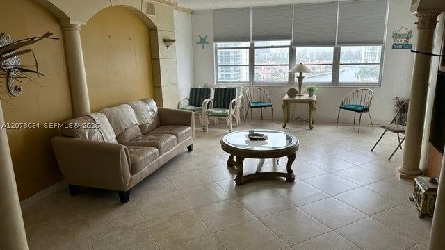 3725 S Ocean Dr 1427, Hollywood, FL 33019