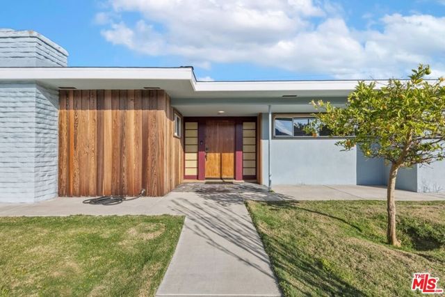 424 Saint Andrews Road, Newport Beach, CA 92663