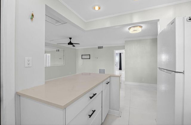 808 SE 7th Street 107, Deerfield Beach, FL 33441