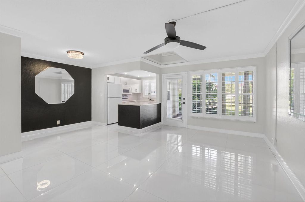 808 SE 7th Street 107, Deerfield Beach, FL 33441