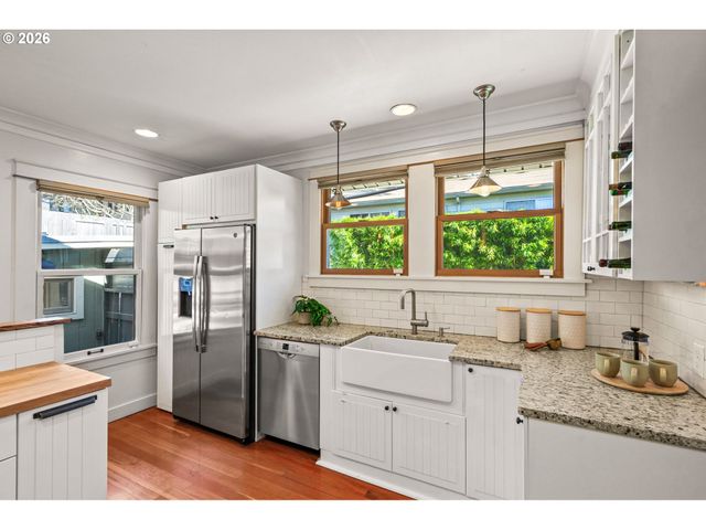 2023 Se PINE St, Portland, OR 97214