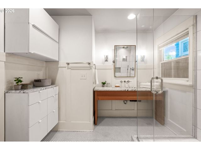 2023 Se PINE St, Portland, OR 97214