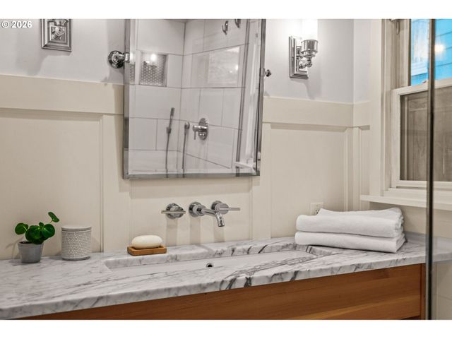 2023 Se PINE St, Portland, OR 97214