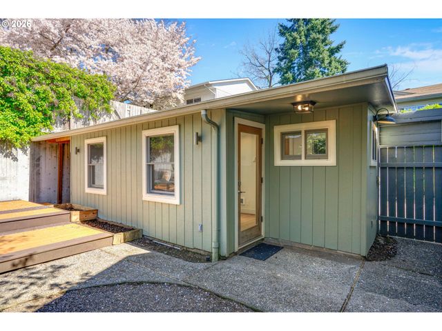 2023 Se PINE St, Portland, OR 97214