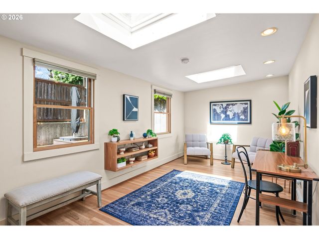 2023 Se PINE St, Portland, OR 97214