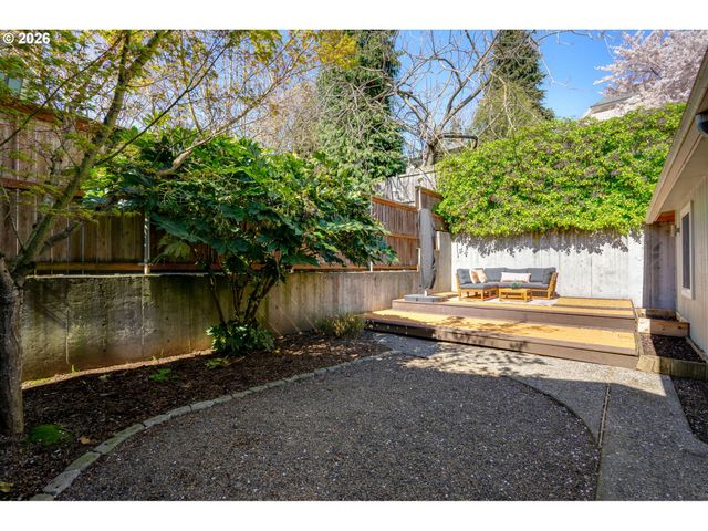 2023 Se PINE St, Portland, OR 97214