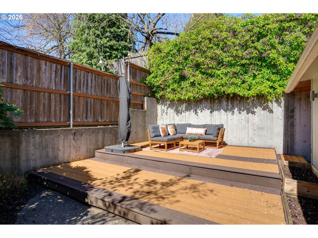 2023 Se PINE St, Portland, OR 97214