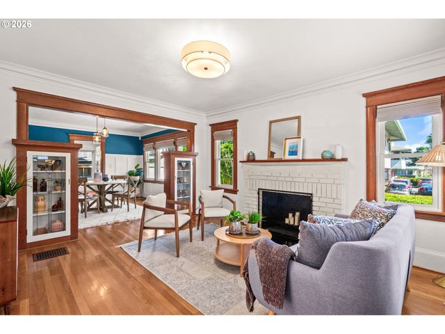 2023 Se PINE St, Portland, OR 97214