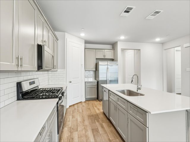 213 Suma Drive, Euless, TX 76040