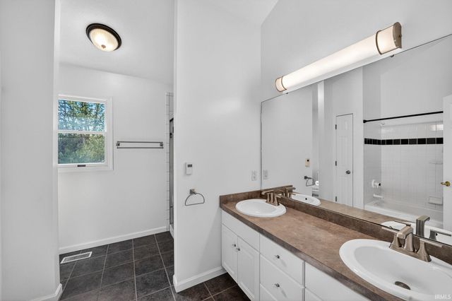 52207 Brendon Hills Drive, Granger, IN 46530