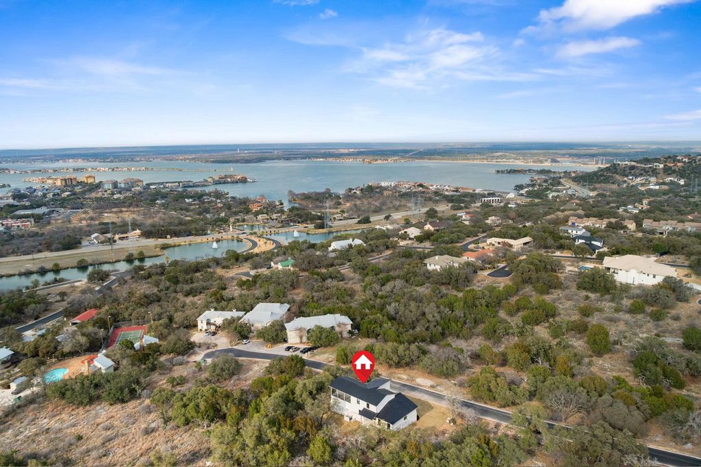 416 Green Leaf, Horseshoe Bay, TX 78657