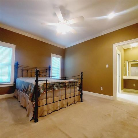 934 St James Drive, Lake Charles, LA 70611