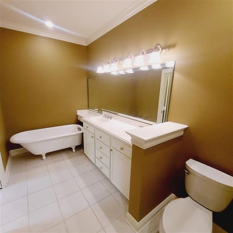 934 St James Drive, Lake Charles, LA 70611