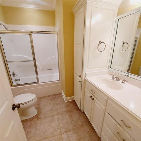 934 St James Drive, Lake Charles, LA 70611