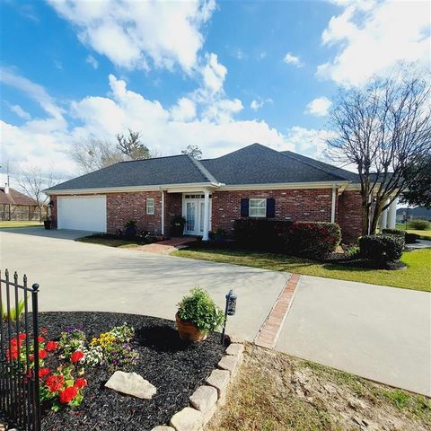 934 St James Drive, Lake Charles, LA 70611