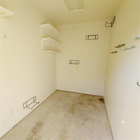 934 St James Drive, Lake Charles, LA 70611