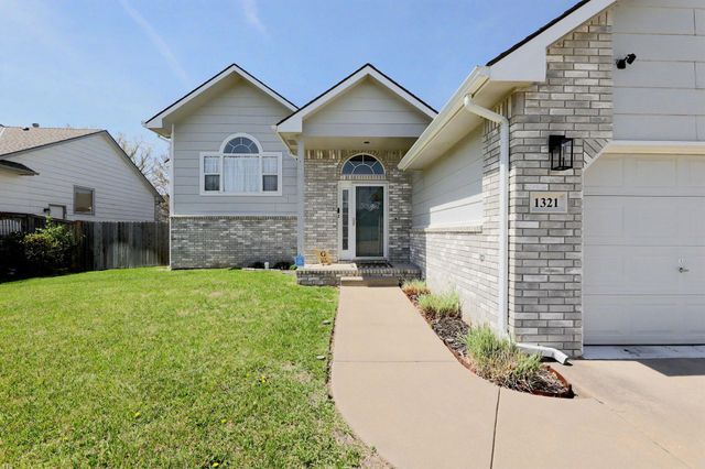 1321 N Robin Court, Andover, KS 67002