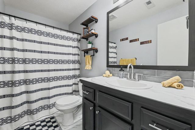 1321 N Robin Court, Andover, KS 67002