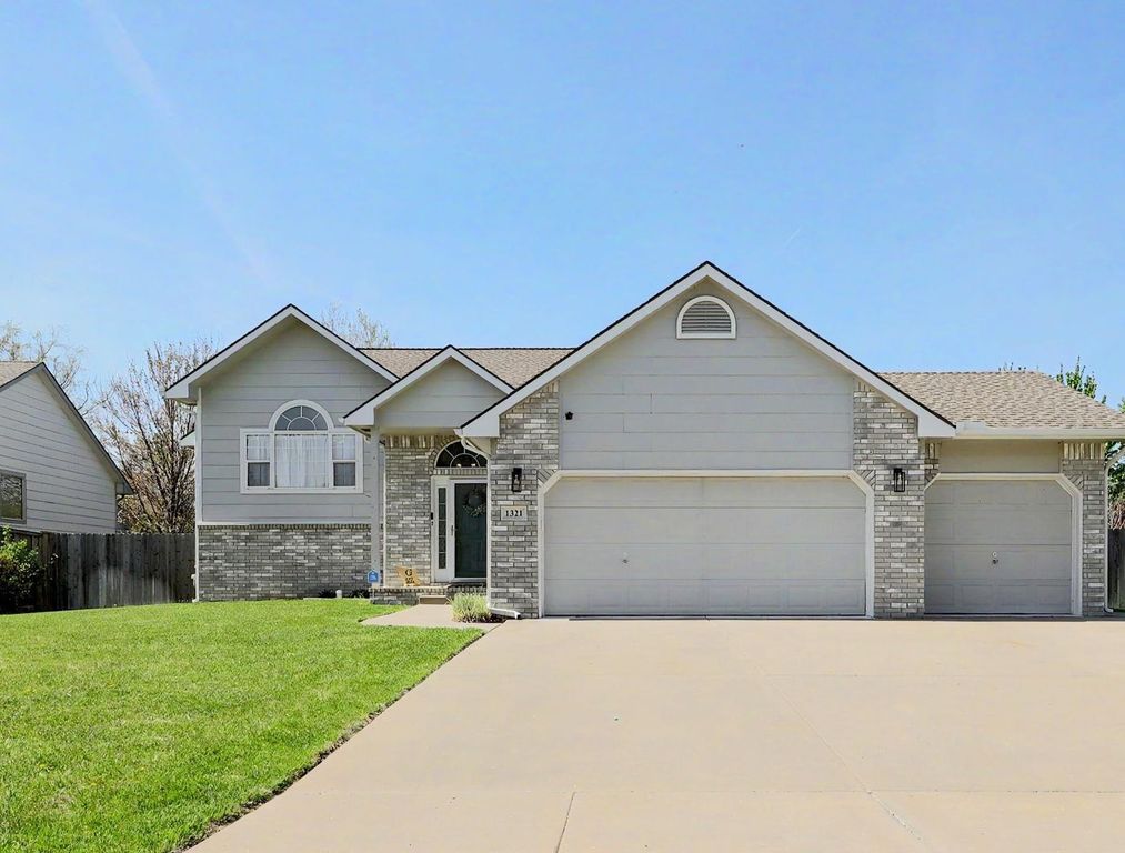 1321 N Robin Court, Andover, KS 67002