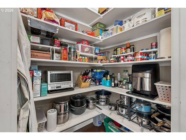 8287 Sw 186TH Ave, Beaverton, OR 97007