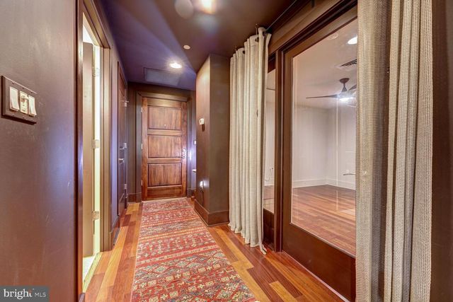 1615 N QUEEN ST #M303, Arlington, VA 22209