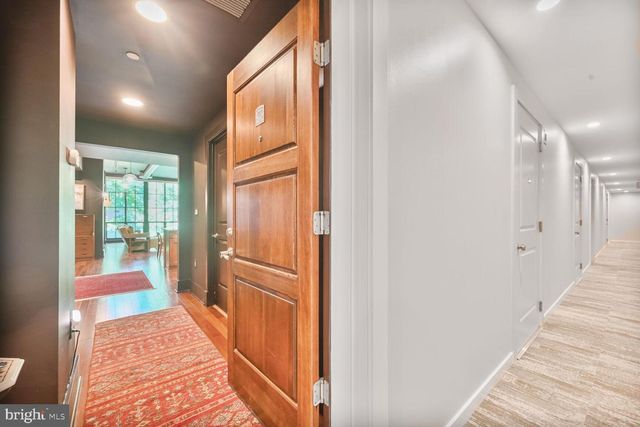 1615 N QUEEN ST #M303, Arlington, VA 22209