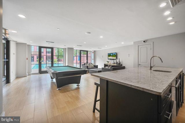 1615 N QUEEN ST #M303, Arlington, VA 22209