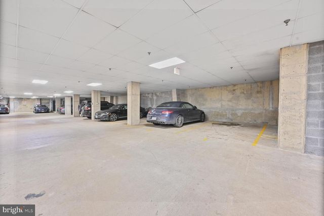 1615 N QUEEN ST #M303, Arlington, VA 22209