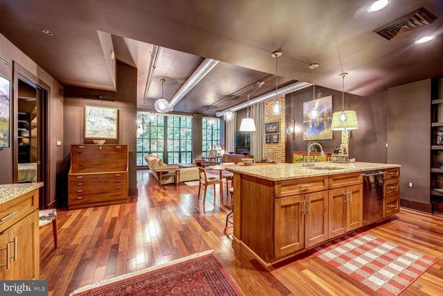 1615 N QUEEN ST #M303, Arlington, VA 22209