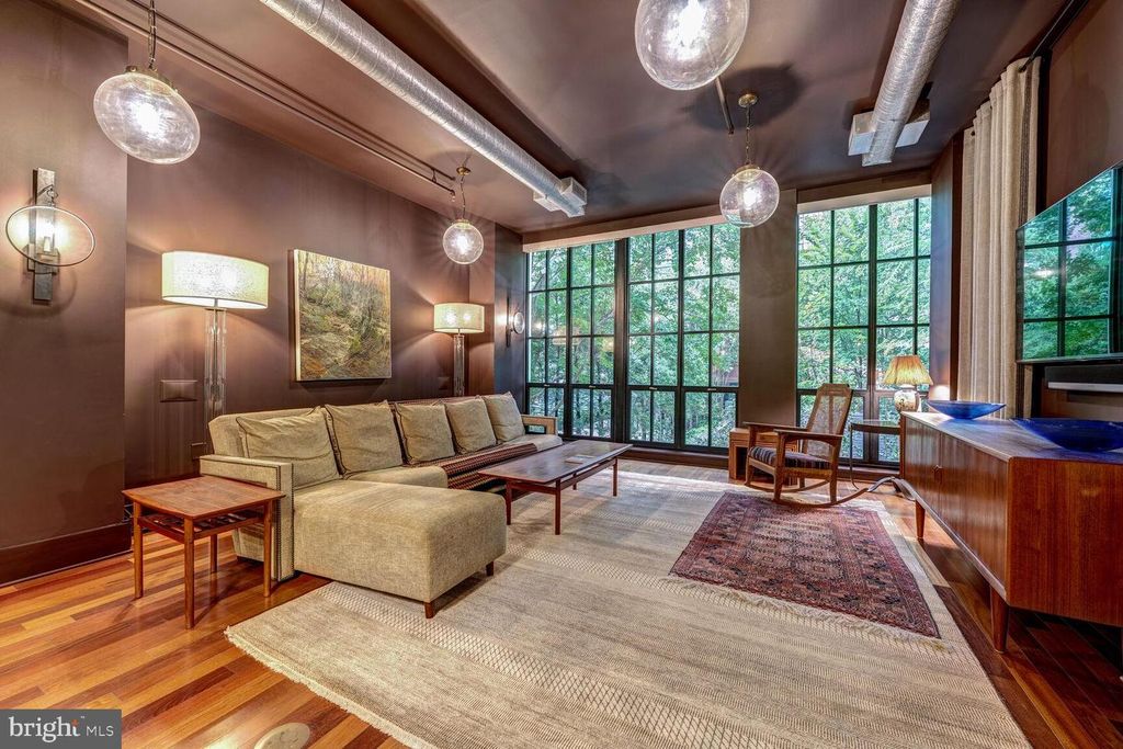 1615 N QUEEN ST #M303, Arlington, VA 22209